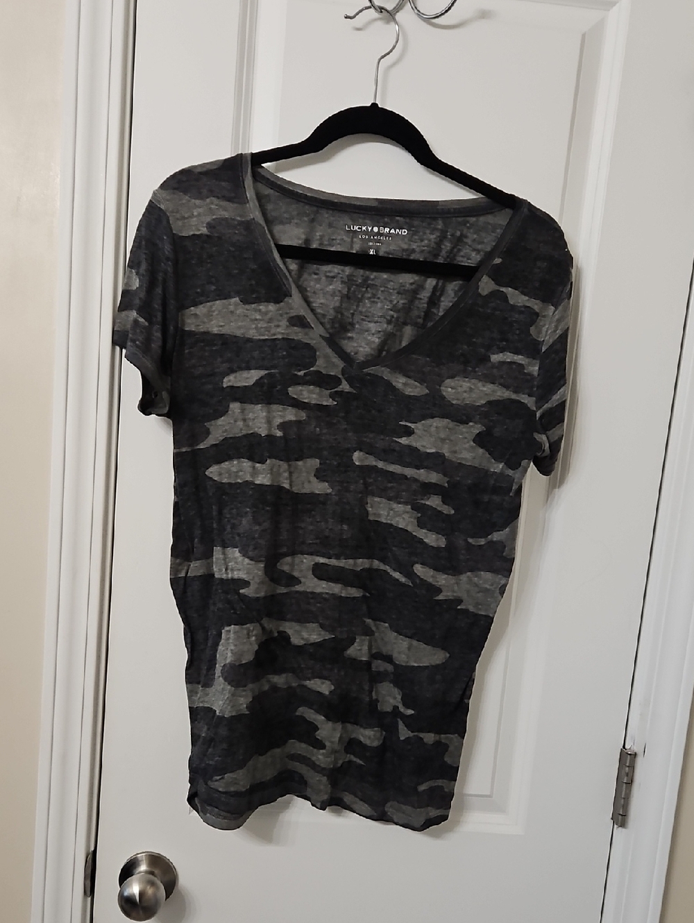 Lucky Brand Womens Camo V-Neck Short Sleeve Tee